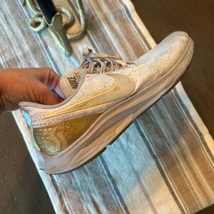 Nike zoom pegasus 35 running shoes size 8